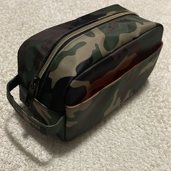 NWT - Bath & Body Works- Travel Toiletry Bag - Picture 1 of 9